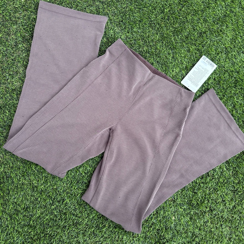 lululemon athletica Ribbed Flare Pants in Mauve Brown